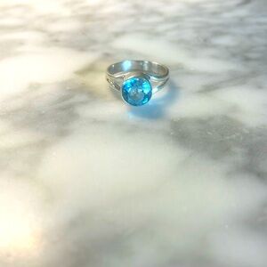 Blue topaz gemstone ring 925 sterling silver in size 6.5